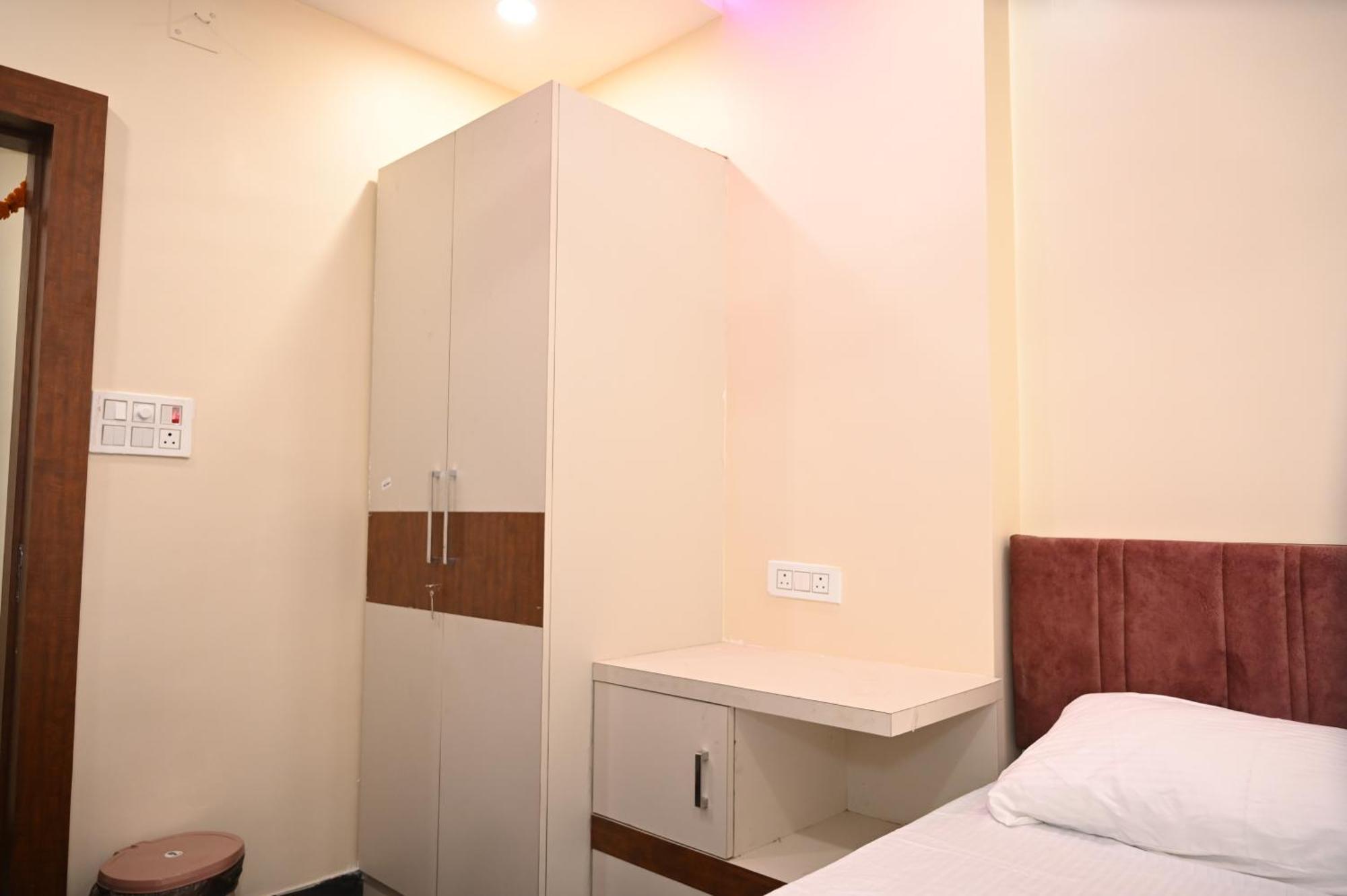 Hotel Royal Radiant Ранчи Экстерьер фото