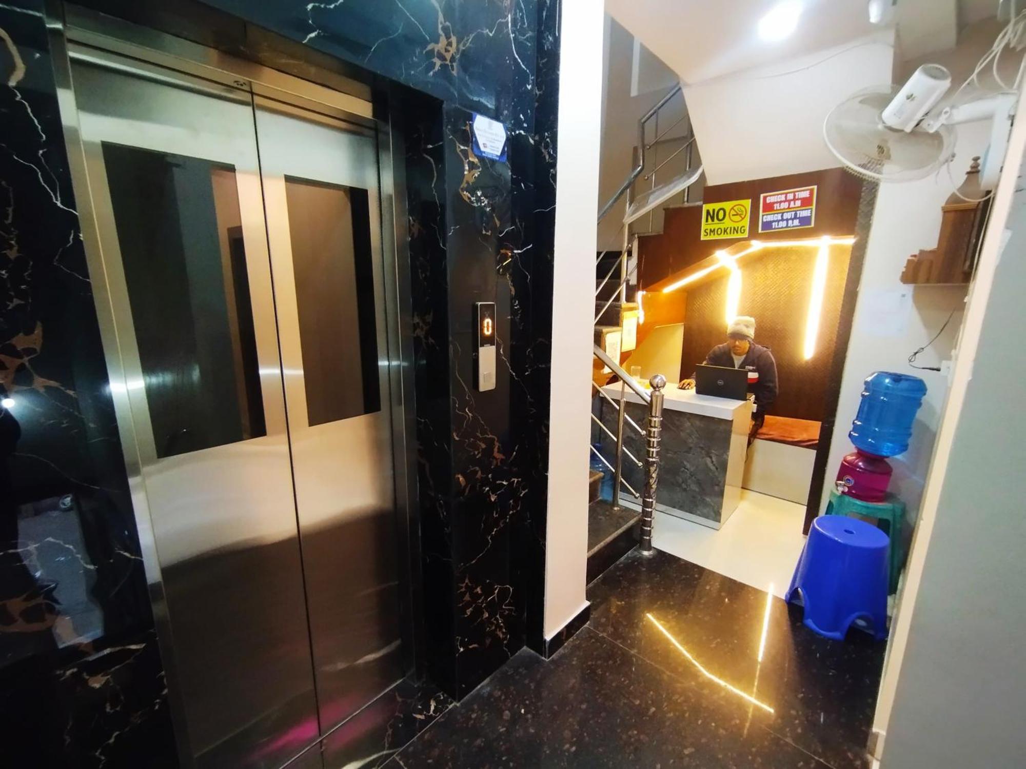 Hotel Royal Radiant Ранчи Экстерьер фото